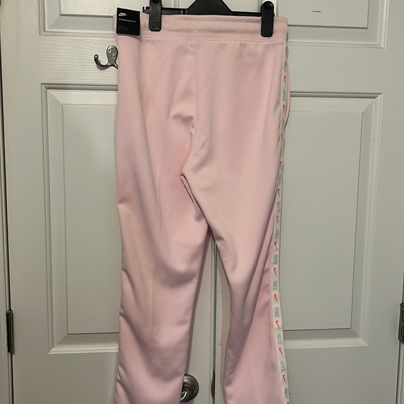 Nike Jogging Pants NWT Standard Fit Small Pink Sportswear. Crop Fit - Picture 4 of 7